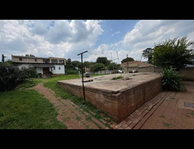 12 BEDROOM HOUSE FOR SALE IN CYRILDENE